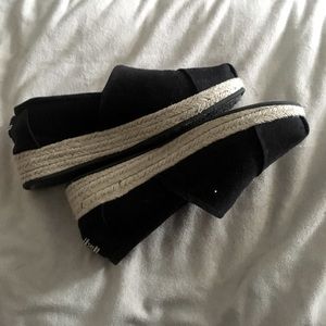 EUC Bobs Size 8.5 Wedge Canvas Shoe